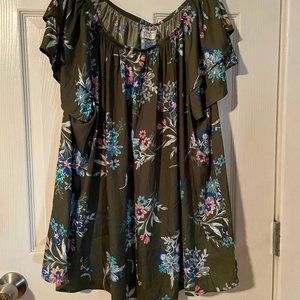 Terr & Sky plus sized blouse. (2X/20W-22W)